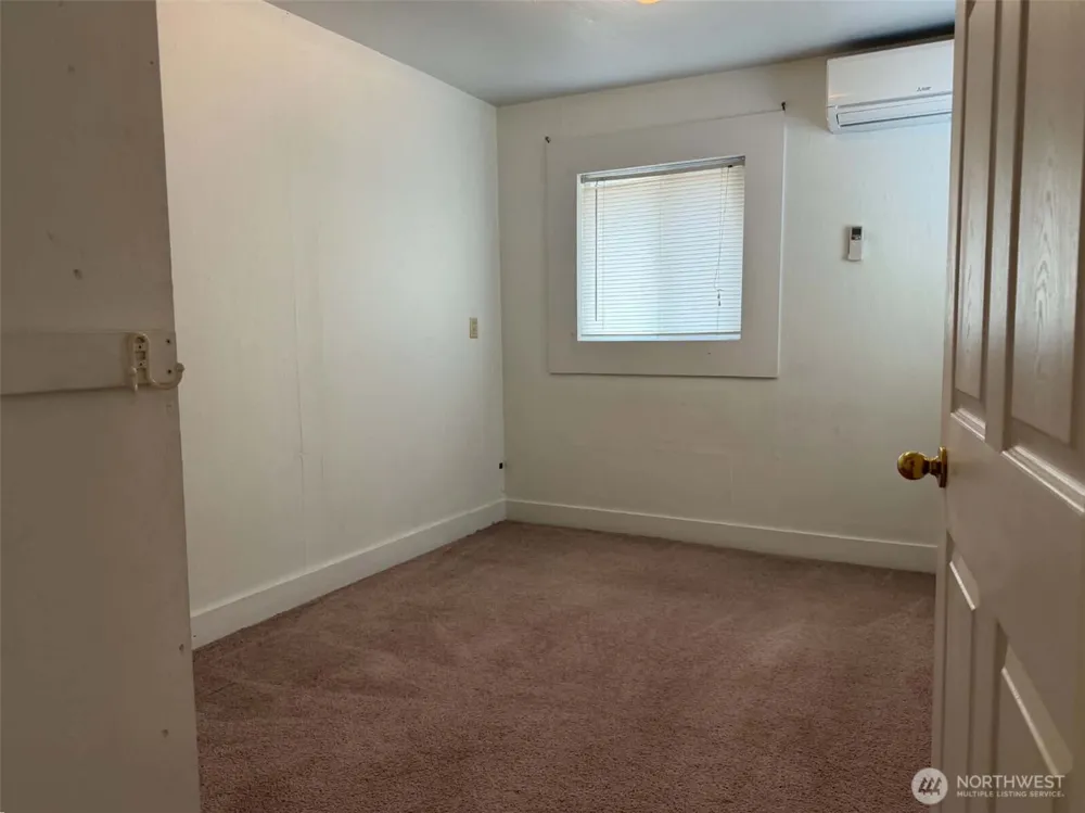 31 E North Wheelwright Street Allyn, WA 98524