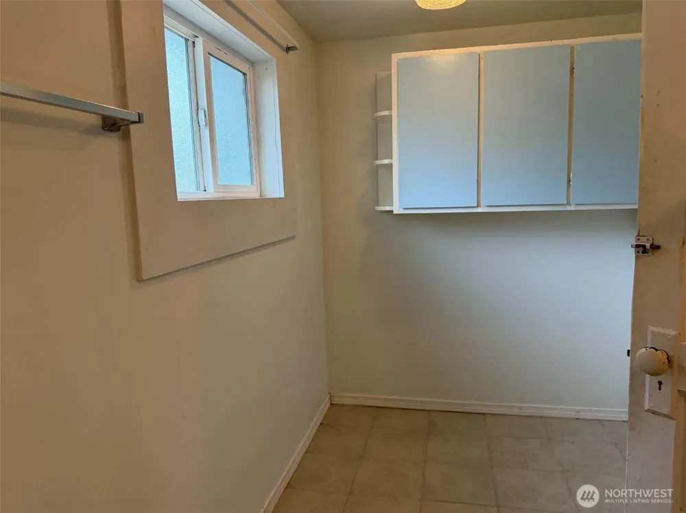 31 E North Wheelwright Street Allyn, WA 98524