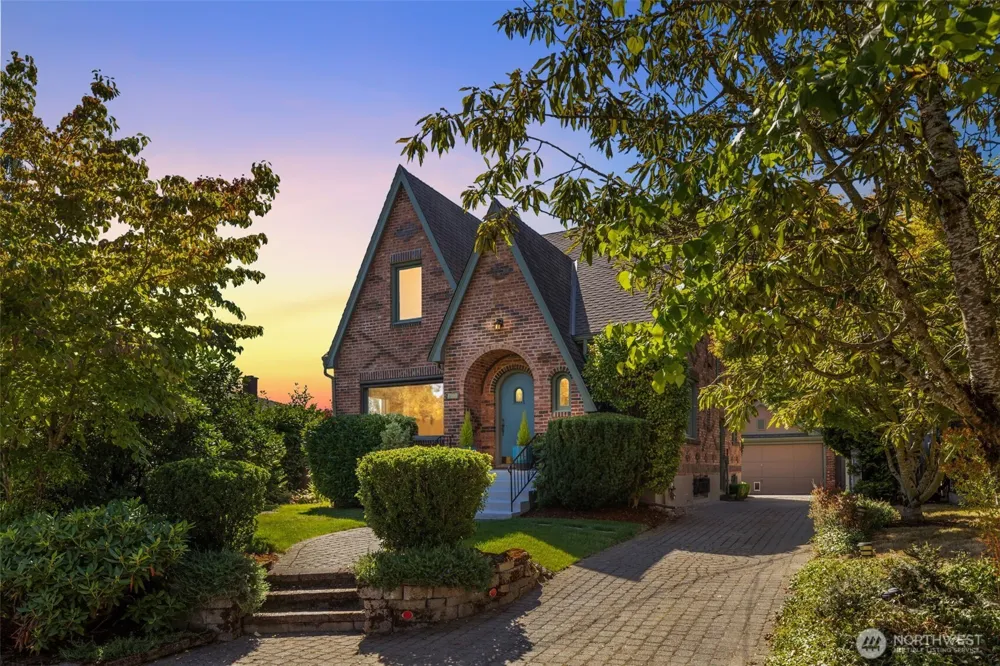 7963 Seward Park Avenue S Seattle, WA 98118