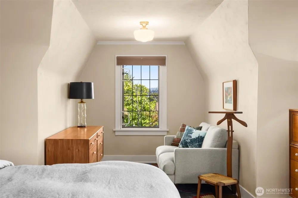 7963 Seward Park Avenue S Seattle, WA 98118