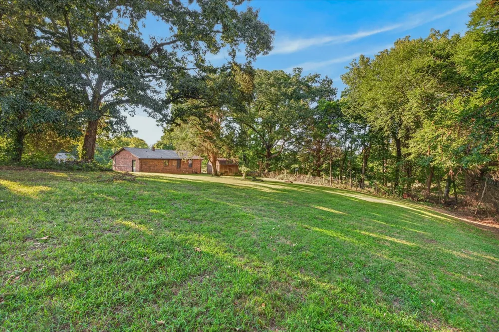 1325 Courtney Dr Clarksville, TN 37042