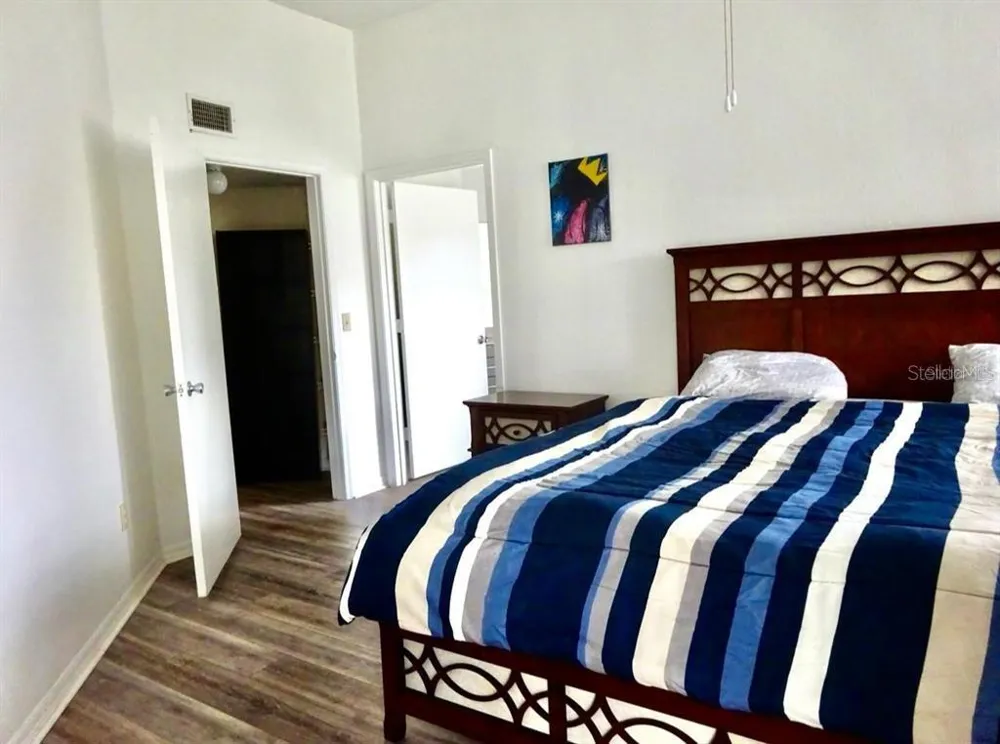7360 WESTPOINTE BOULEVARD #127 Orlando, FL 32835