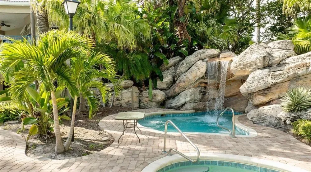 7360 WESTPOINTE BOULEVARD #127 Orlando, FL 32835