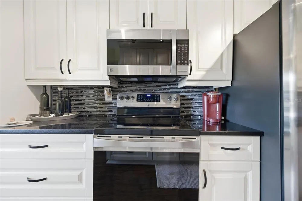 435 30TH AVENUE W #D206 Bradenton, FL 34205