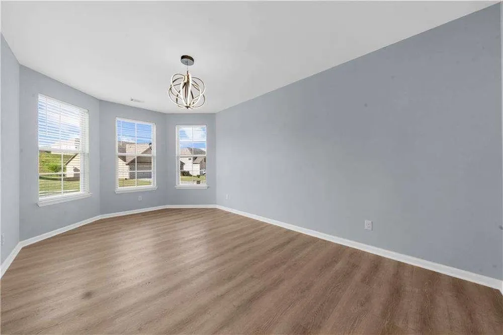 5435 Mirror Lake Drive Cumming, GA 30028