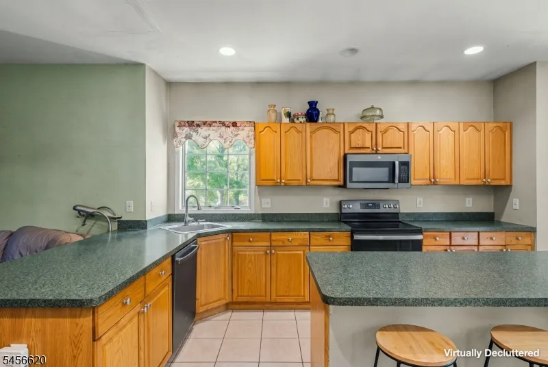 24 Swan Ln Jefferson, NJ 07849