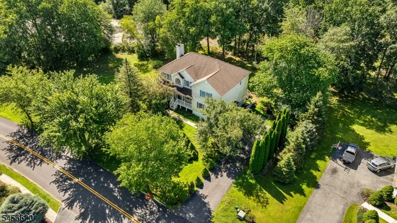 24 Swan Ln Jefferson, NJ 07849