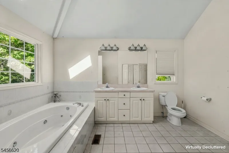 24 Swan Ln Jefferson, NJ 07849