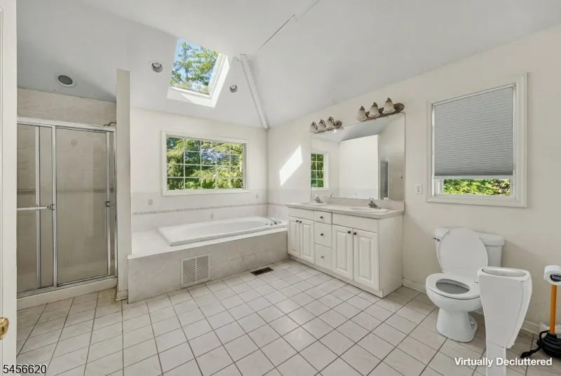 24 Swan Ln Jefferson, NJ 07849