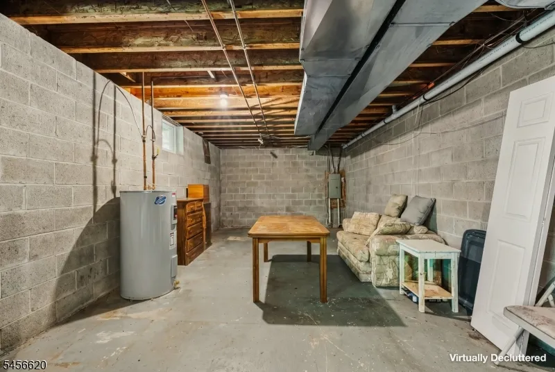 24 Swan Ln Jefferson, NJ 07849
