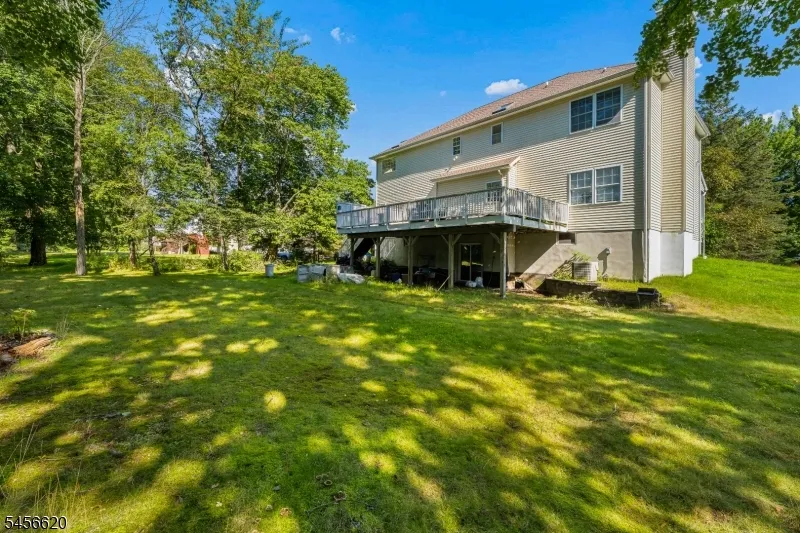 24 Swan Ln Jefferson, NJ 07849