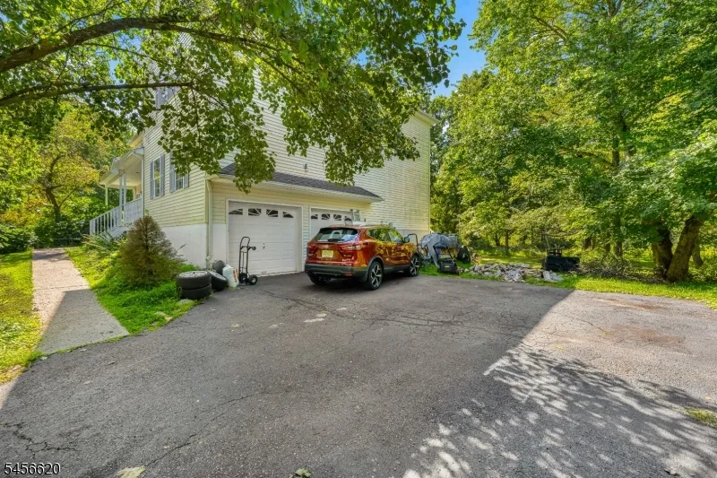 24 Swan Ln Jefferson, NJ 07849