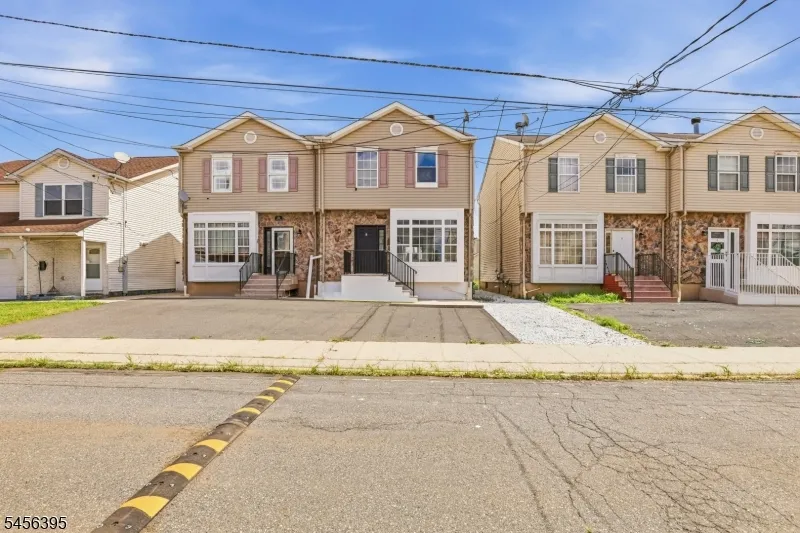 8 Somerset St Carteret, NJ 07008