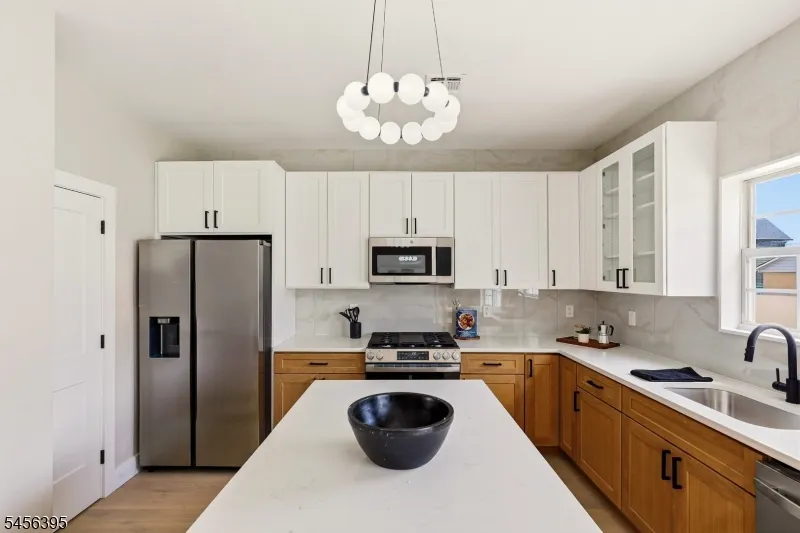 8 Somerset St Carteret, NJ 07008
