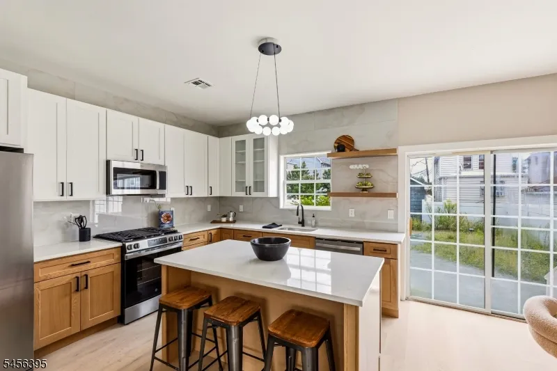 8 Somerset St Carteret, NJ 07008