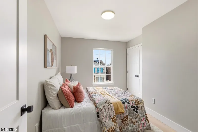 8 Somerset St Carteret, NJ 07008