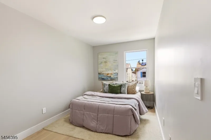 8 Somerset St Carteret, NJ 07008
