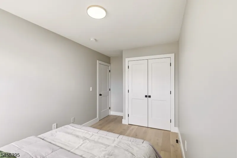 8 Somerset St Carteret, NJ 07008