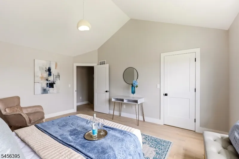 8 Somerset St Carteret, NJ 07008