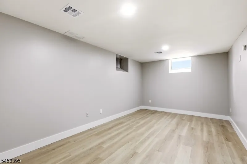8 Somerset St Carteret, NJ 07008