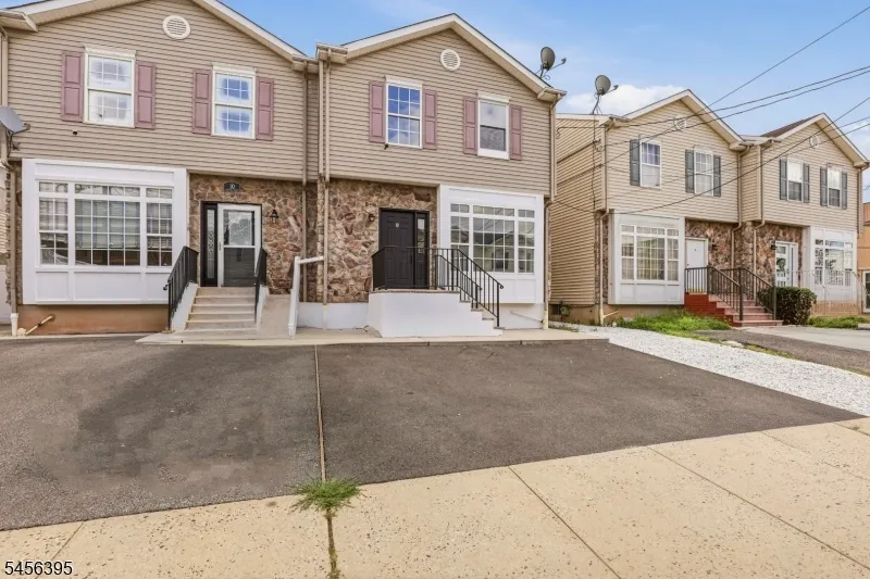 8 Somerset St Carteret, NJ 07008
