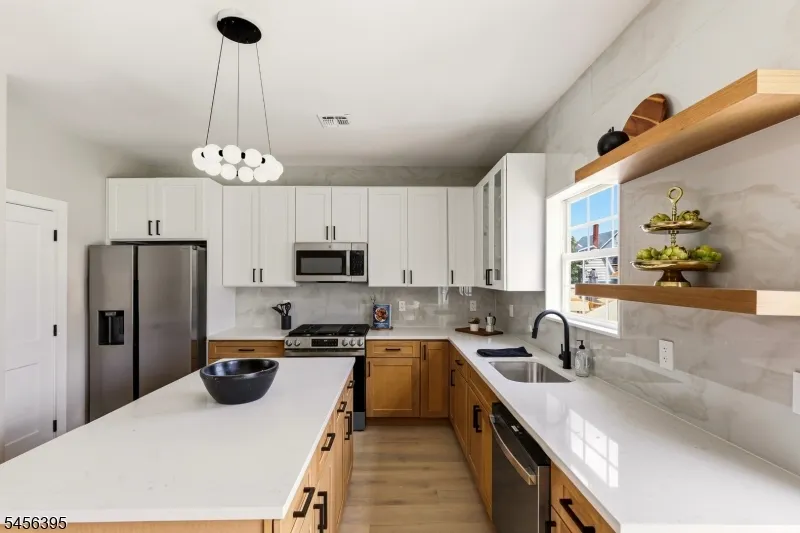 8 Somerset St Carteret, NJ 07008