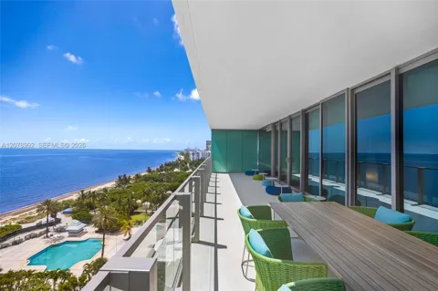 360 Ocean Dr #1102S