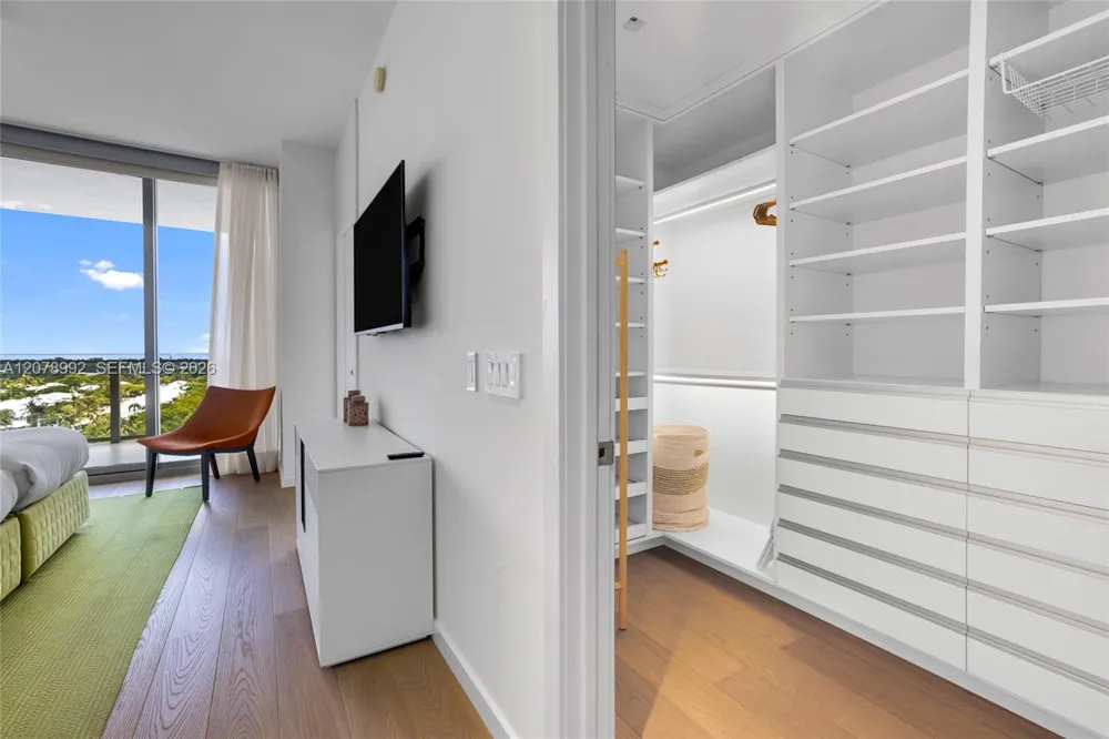 360 Ocean Dr #1102S Key Biscayne, FL 33149