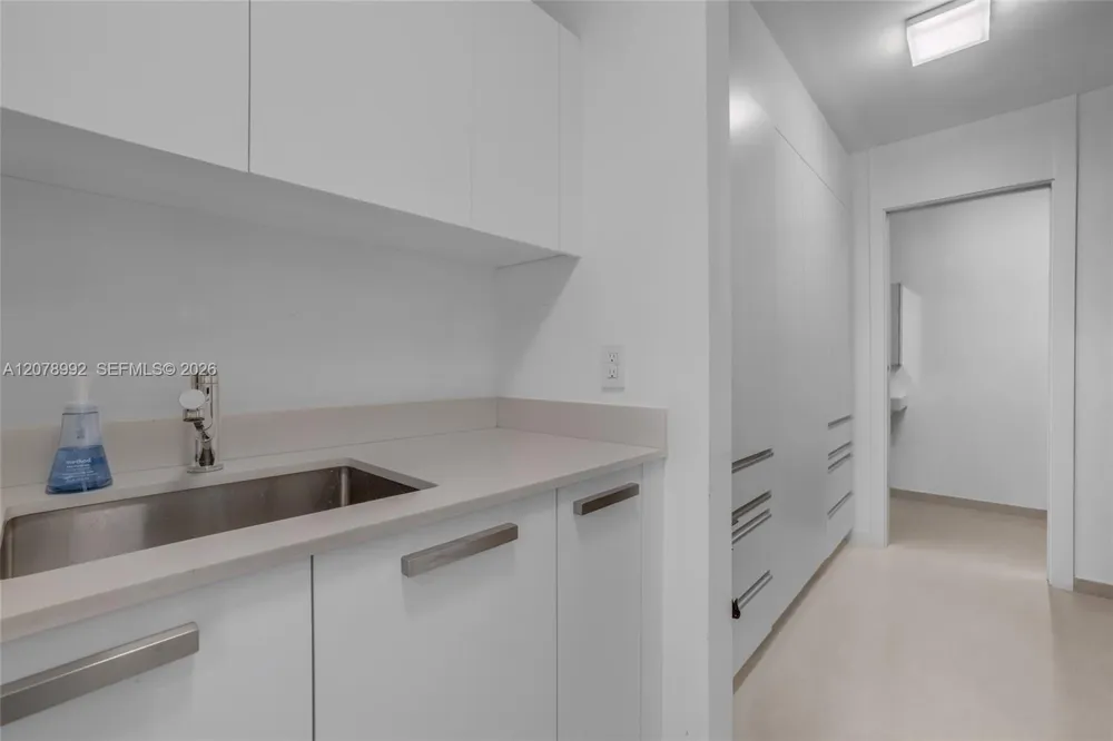 360 Ocean Dr #1102S Key Biscayne, FL 33149