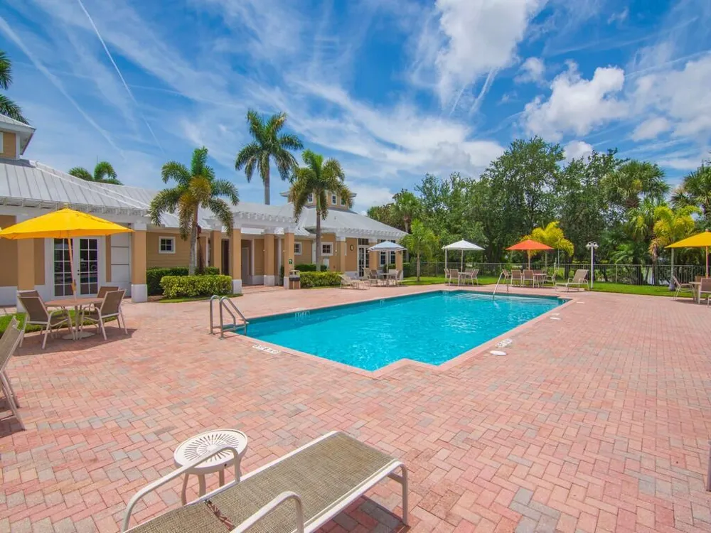 4555 BRIDGEPOINTE WAY #126 Vero Beach, FL 32967