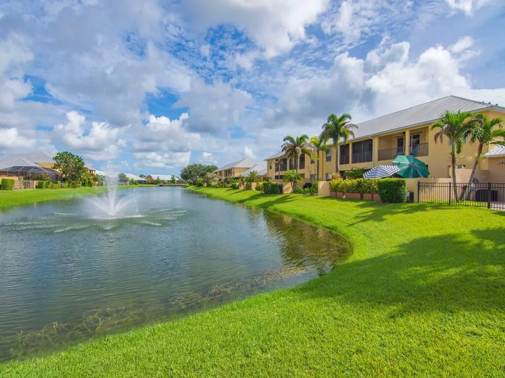 4555 BRIDGEPOINTE WAY #126 Vero Beach, FL 32967