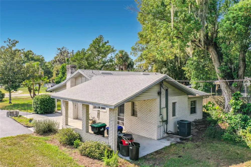 3271 ROBINSON STREET Zellwood, FL 32798