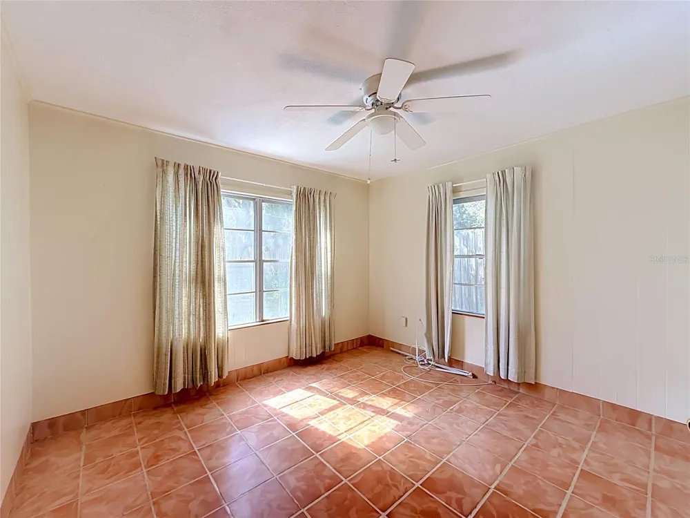 3271 ROBINSON STREET Zellwood, FL 32798