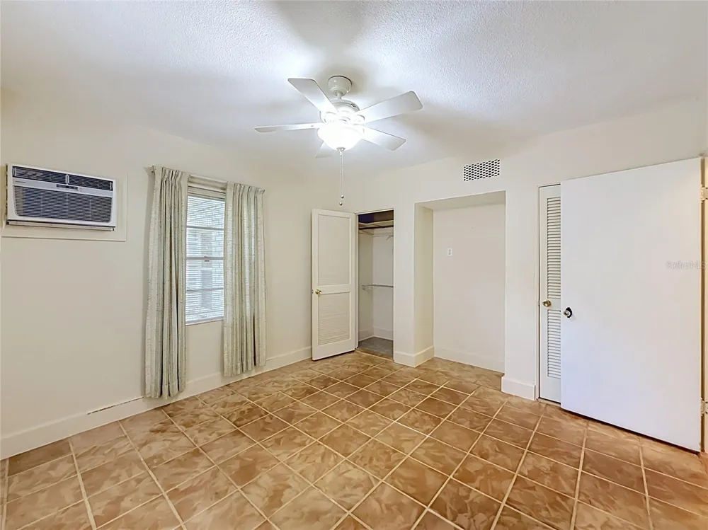 3271 ROBINSON STREET Zellwood, FL 32798