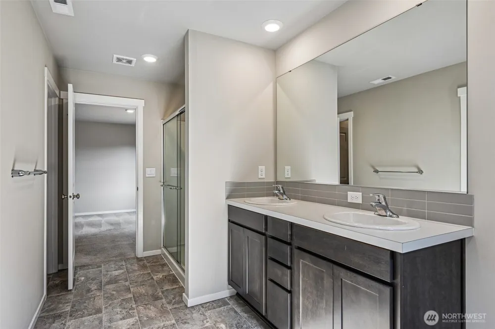 18910 Liberty Ridge Lane E Puyallup, WA 98374