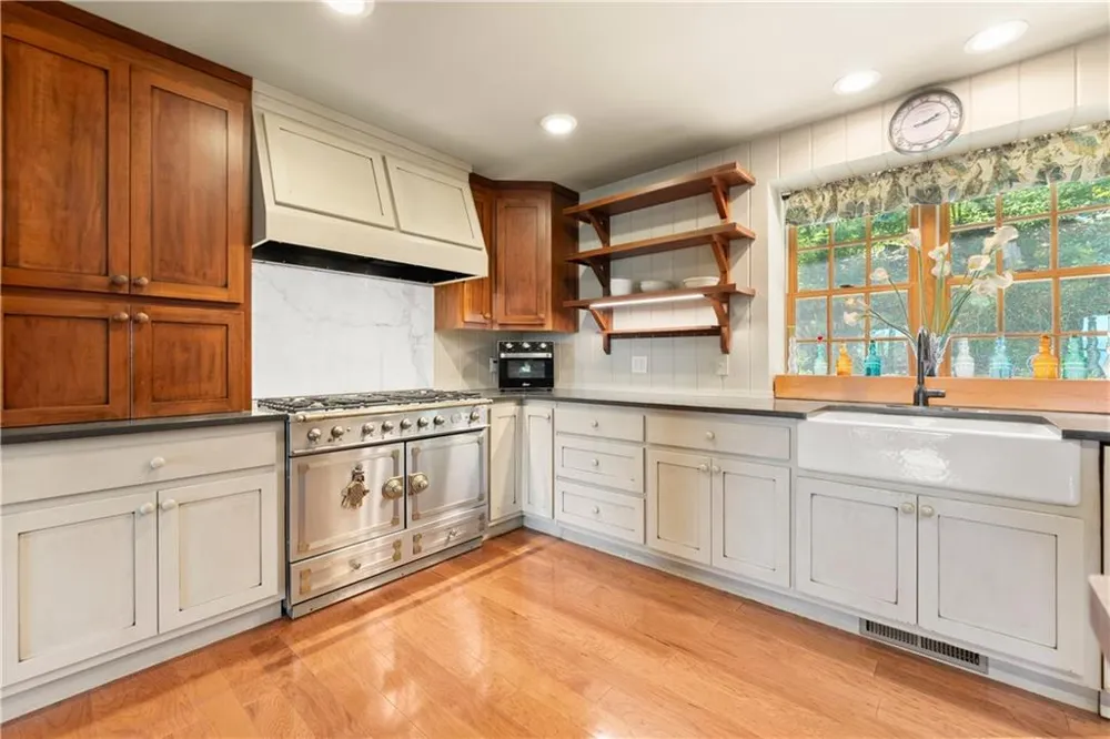 110 Yonah View Dahlonega, GA 30533