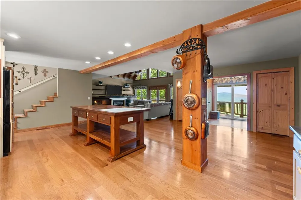 110 Yonah View Dahlonega, GA 30533