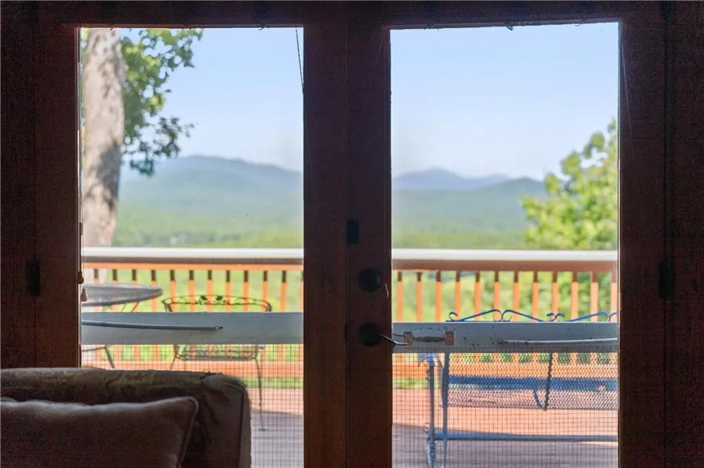 110 Yonah View Dahlonega, GA 30533