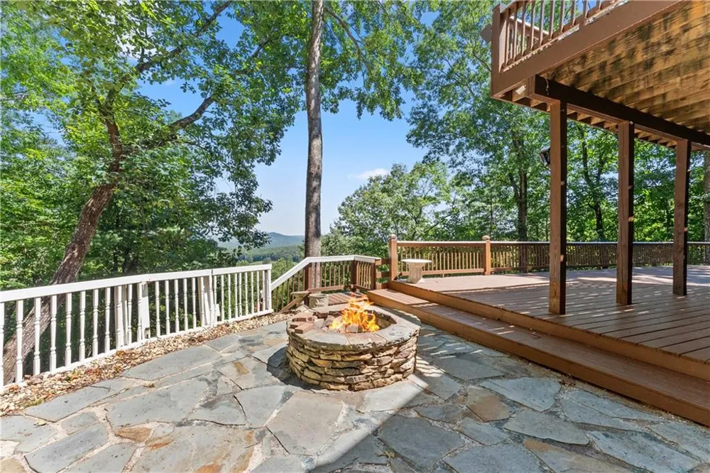 110 Yonah View Dahlonega, GA 30533