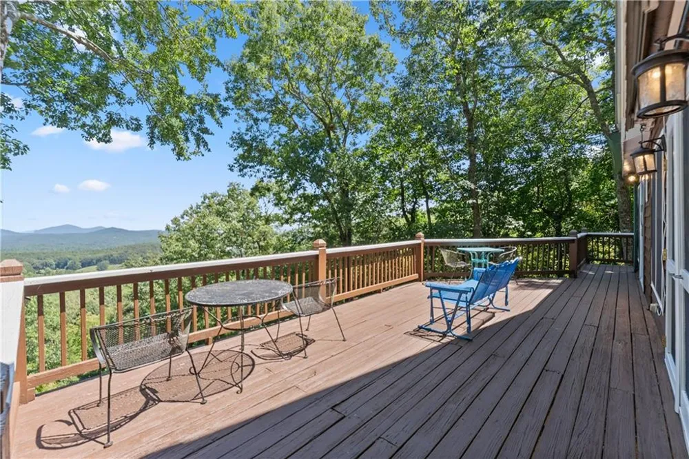 110 Yonah View Dahlonega, GA 30533