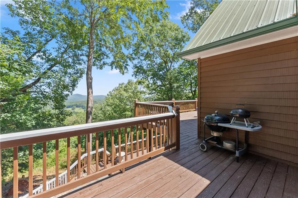 110 Yonah View Dahlonega, GA 30533