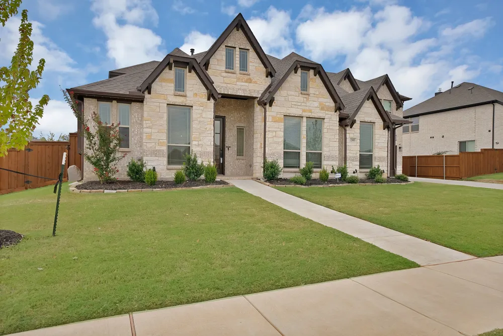 2303 Knapp Trail Mansfield, TX 76063