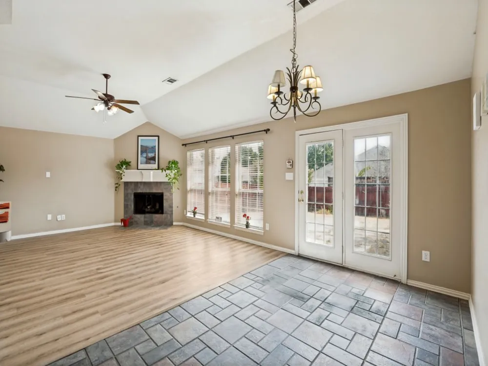 5908 Southmoor Lane The Colony, TX 75056