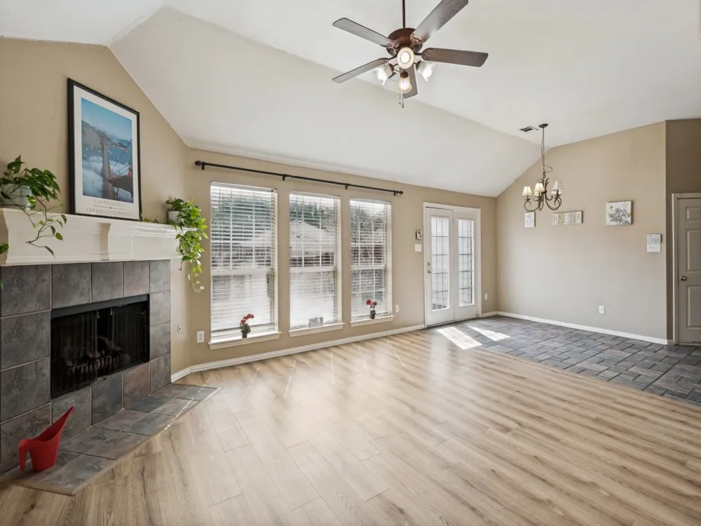 5908 Southmoor Lane The Colony, TX 75056