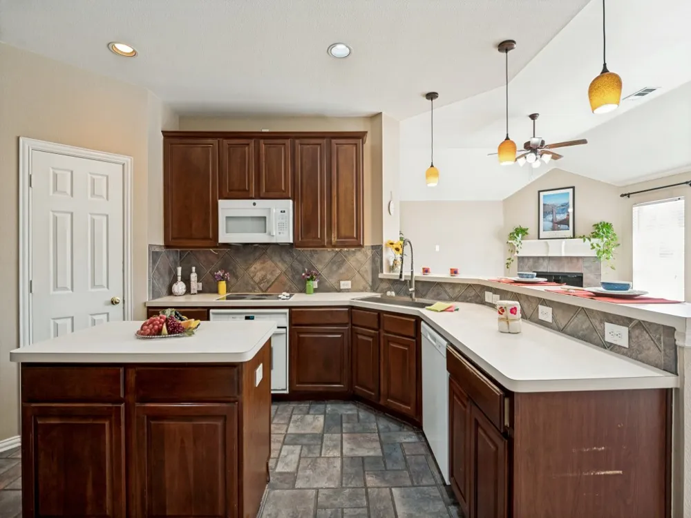 5908 Southmoor Lane The Colony, TX 75056