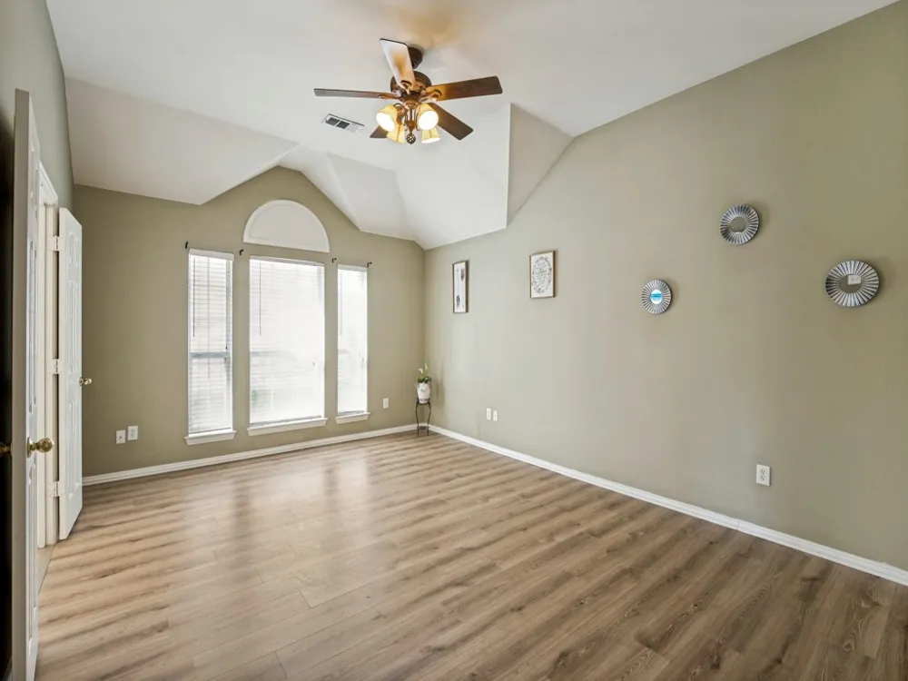 5908 Southmoor Lane The Colony, TX 75056
