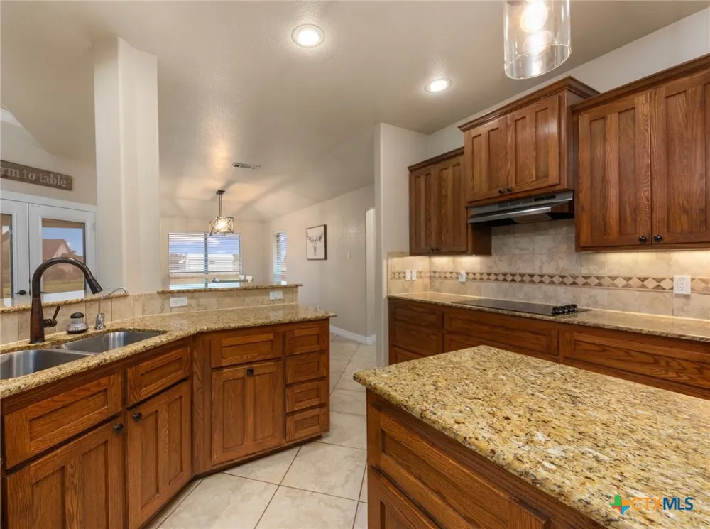 770 County Road 3371 Kempner, TX 76539