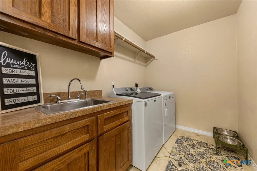 770 County Road 3371 Kempner, TX 76539