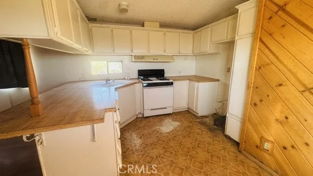 23936 Outpost Road Apple Valley, CA 92308