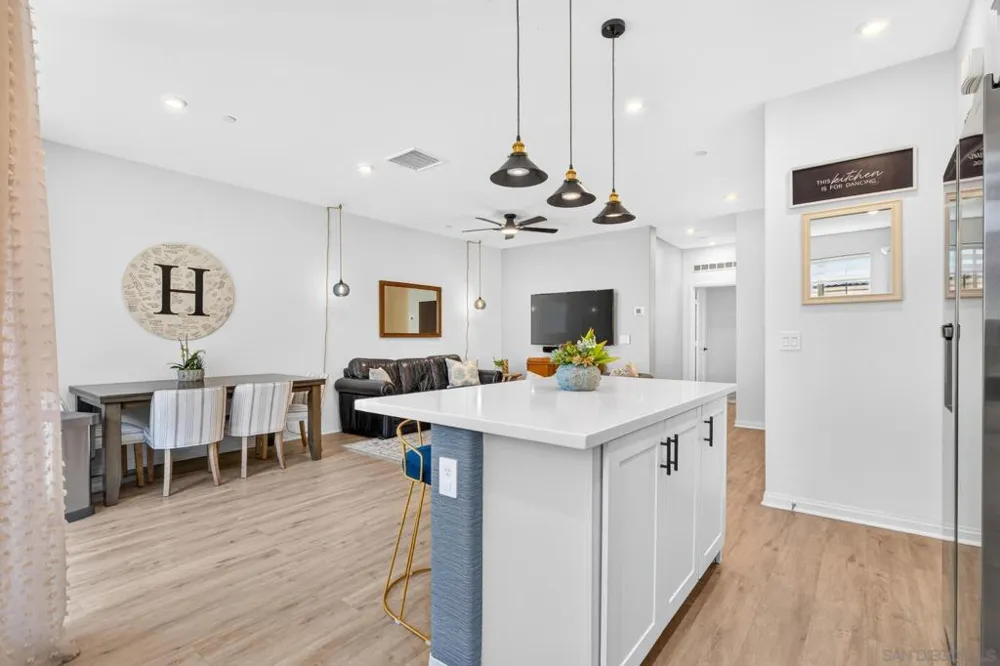 1832 Mesquite Way Oceanside, CA 92056